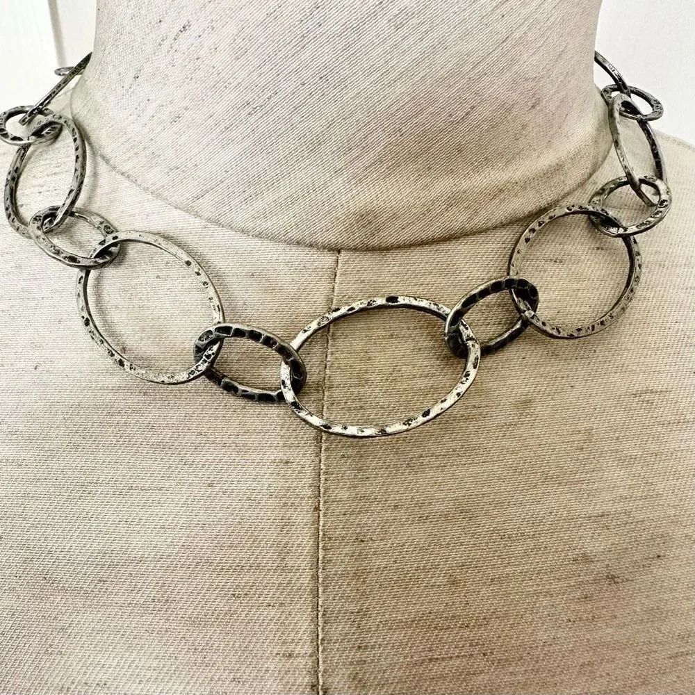 Silver tone link necklace